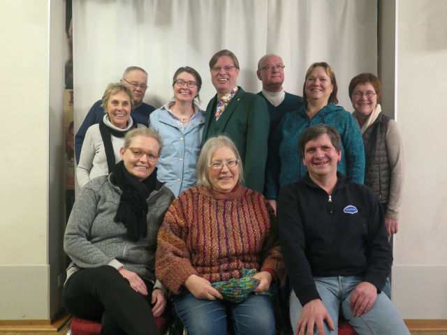 Von links nach rechts und vorne nach hinten: Simone Hobrecht, Elfriede Schmidt, Rüdiger Glodeck, Ulla Jacob-Schmitt, Günter Schmitt, Petra und Michael Spielmann, Jörg und Irene Nett sowie Erika Fritsche Von links nach rechts und vorne nach hinten: Simone Hobrecht, Elfriede Schmidt, Rüdiger Glodeck, Ulla Jacob-Schmitt, Günter Schmitt, Petra und Michael Spielmann, Jörg und Irene Nett sowie Erika Fritsche
